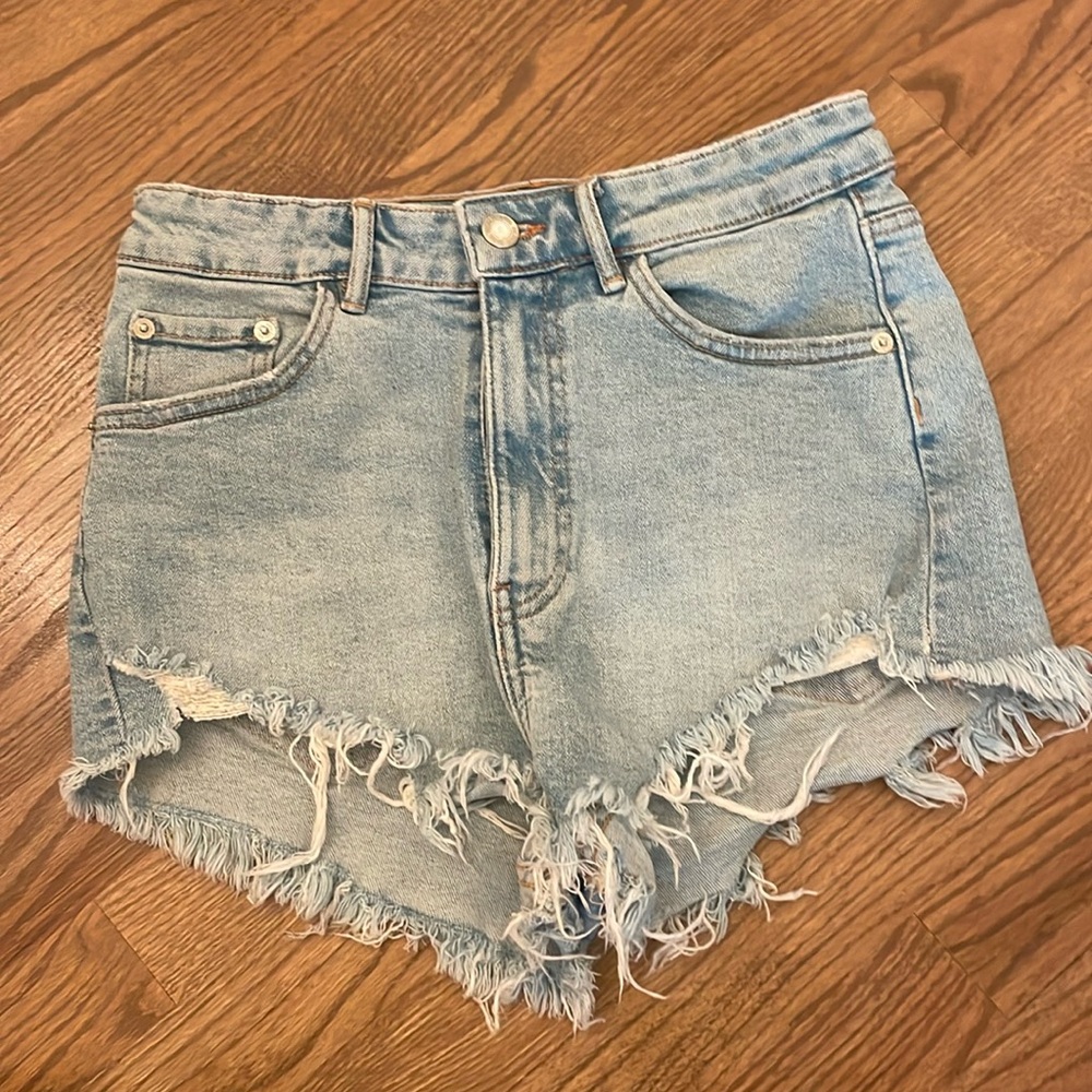 High waisted light wash Zara denim shorts